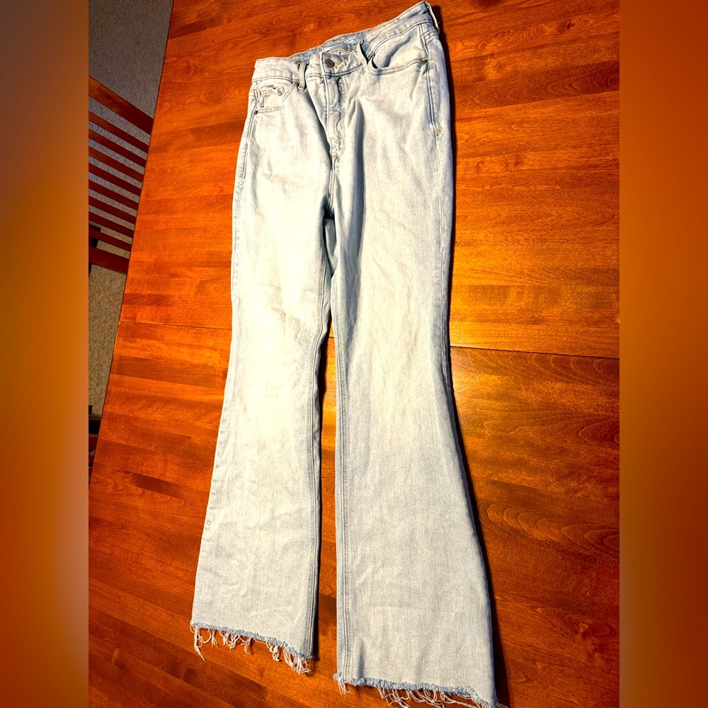 Old Navy High rise flairs-barely worn, super cute size 12